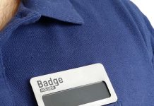 Лаконичный, но информтивный нагрудный бейдж: правила создания